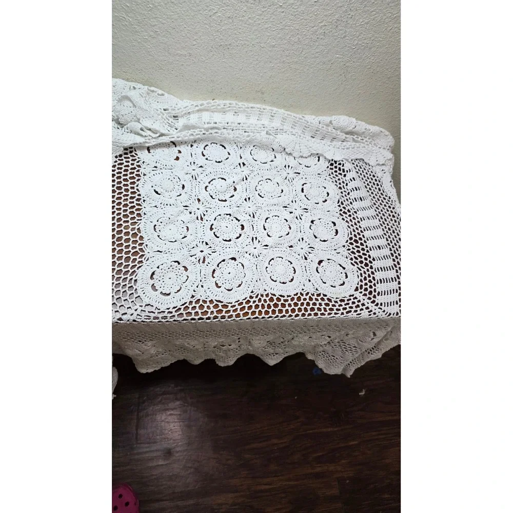 Unbranded Crochet Lace Tablecloth White Floral Cottagecore Vintage Style